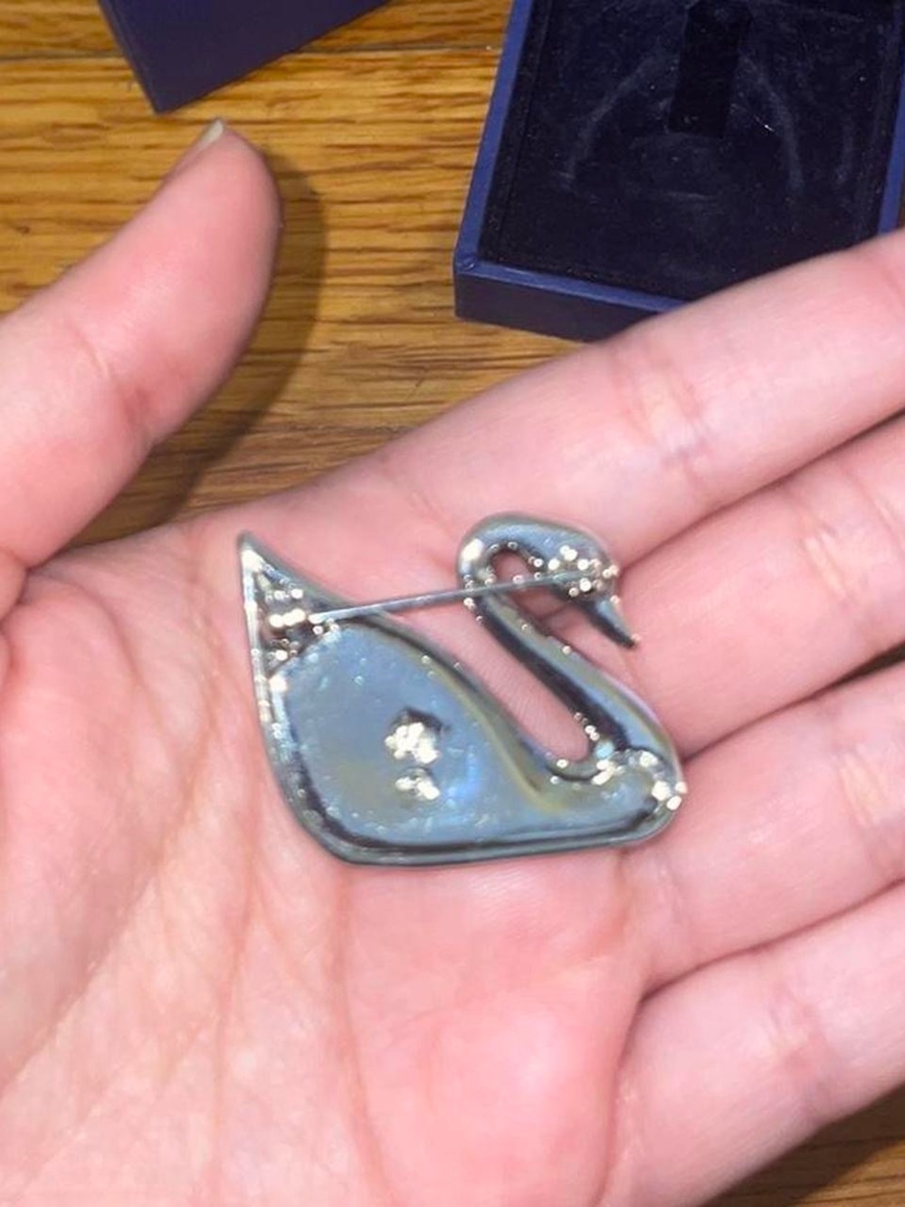Swarovski Clear Crystal Swan Brooch - Picture 3 of 3